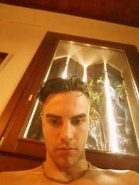 luchino220 — вебкам-модель онлайн на cam4