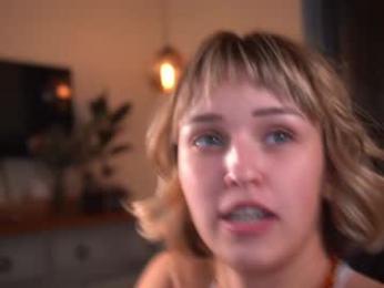 ms_dira — вебкам-модель онлайн на chaturbate