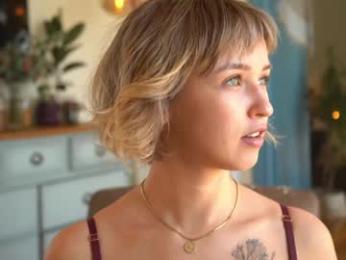 ms_dira — вебкам-модель онлайн на chaturbate