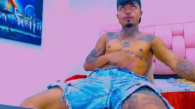 Hat_Latino_x — Cam4 stream photo (Mar 2026)