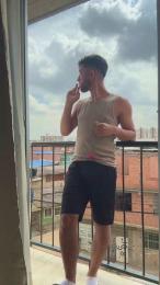 liam_bronw — Cam4 stream photo (Apr 2026)