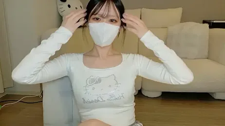 R-bonbon — вебкам-модель онлайн на stripchat