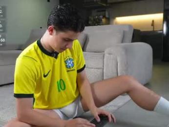 theohawke_ — Chaturbate stream photo (Apr 2026)