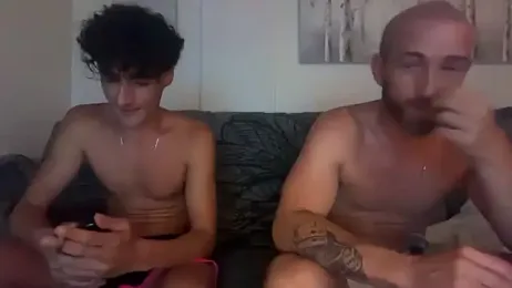 latenightbros — вебкам-модель онлайн на stripchat