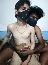 Tinku_1324 — вебкам-модель онлайн на stripchat