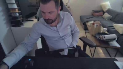 moi92160 — вебкам-модель онлайн на cam4