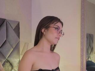 Leiza Thompson — вебкам-модель онлайн на flirt4free