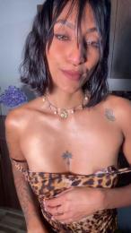 AnyLeon — вебкам-модель онлайн на cam4