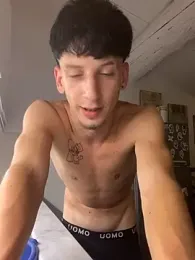 Leonardo0606 — вебкам-модель онлайн на stripchat