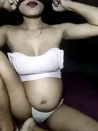 Naughty_Taniya — вебкам-модель онлайн на stripchat