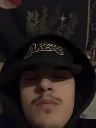 CarmeloA — вебкам-модель онлайн на stripchat