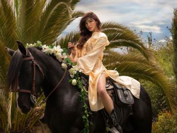 SophiaNapoles — вебкам-модель онлайн на livejasmin