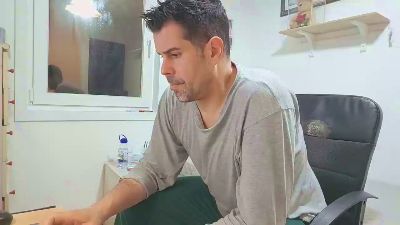 _BruceStrong_ — Cam4 stream photo (Feb 2026)