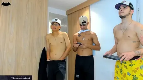 TheBatMansion — вебкам-модель онлайн на stripchat