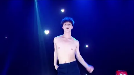 MS-818 — вебкам-модель онлайн на stripchat