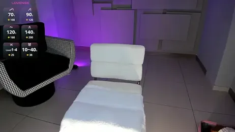 NiaHolland — stripchat