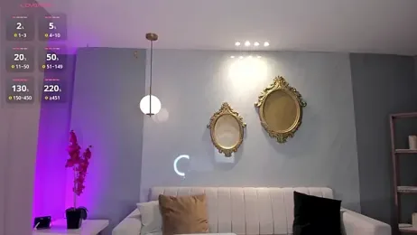 NiaHolland — stripchat