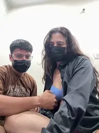 jaanvikapoor — вебкам-модель онлайн на stripchat