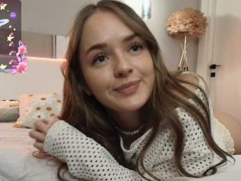 Lunaaaura — вебкам-модель онлайн на bongacams