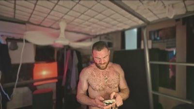 Bighairytopping — вебкам-модель онлайн на cam4