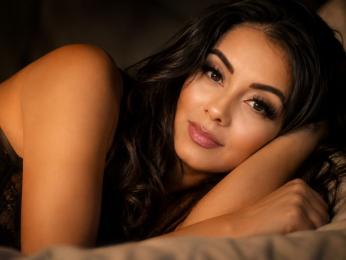 AlessaWaldorf — вебкам-модель онлайн на livejasmin