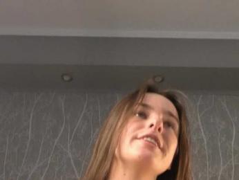 AlisaFreshly — вебкам-модель онлайн на bongacams
