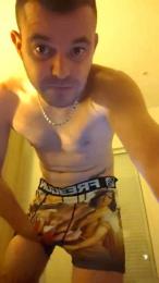 Mikacore — вебкам-модель онлайн на cam4