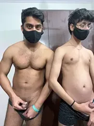 john_desihunks — Stripchat stream photo (Jan 2026)