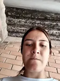 laura_arias018 — Stripchat stream photo (Feb 2026)