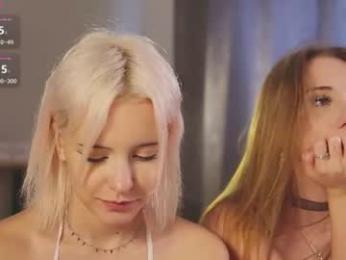 1little_cherry — вебкам-модель онлайн на chaturbate