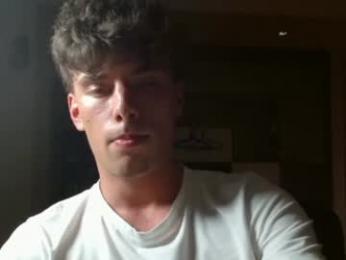 joel_friendly — вебкам-модель онлайн на chaturbate