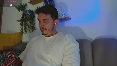 alejandro_stark — Cam4 stream photo (Mar 2026)
