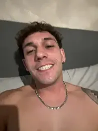 emanuel00220 — вебкам-модель онлайн на stripchat