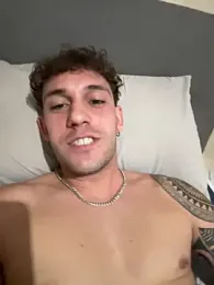 emanuel00220 — вебкам-модель онлайн на stripchat