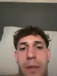 emanuel00220 — вебкам-модель онлайн на stripchat