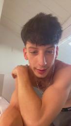 Leonardo250606 — вебкам-модель онлайн на cam4