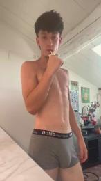 Leonardo250606 — вебкам-модель онлайн на cam4