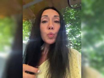 TRULIULIUSHA — вебкам-модель онлайн на bongacams