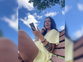 TRULIULIUSHA — вебкам-модель онлайн на bongacams