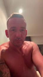 Ry333 — вебкам-модель онлайн на cam4