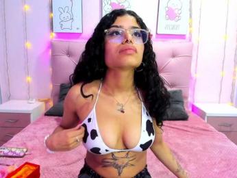 IssaaTy — Bongacams stream photo (Nov 2025)