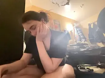 Snowbunnycake_131 — Stripchat stream photo (Apr 2026)