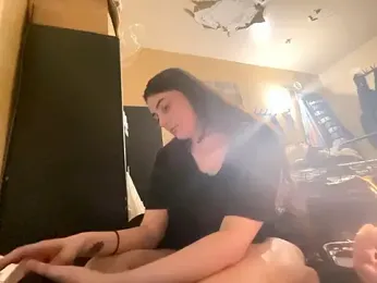 Snowbunnycake_131 — Stripchat stream photo (Apr 2026)