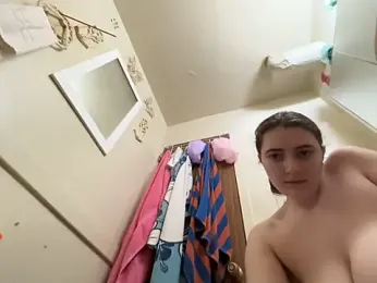 Snowbunnycake_131 — Stripchat stream photo (Apr 2026)