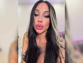 Cristalkate — вебкам-модель онлайн на bongacams