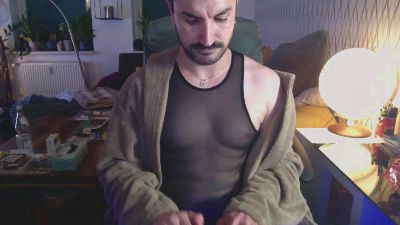 tom0819 — Cam4 stream photo (Apr 2026)