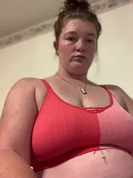 PussiesnCream_ — вебкам-модель онлайн на stripchat