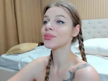 mila_polly_and_forester — Chaturbate stream photo (Mar 2026)