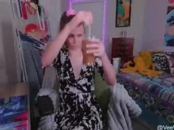 veeweatherbee — Chaturbate stream photo (Aug 2026)