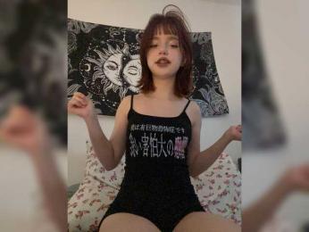 MiniRuby — вебкам-модель онлайн на bongacams